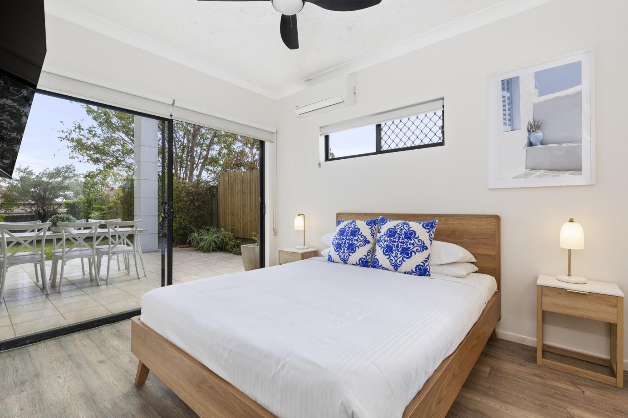 Modern 2-bed Unit With Parking In South Apartment *